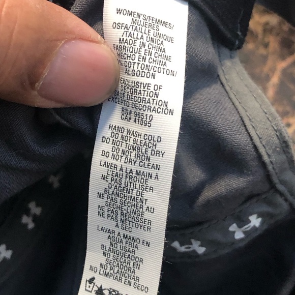 Under Armour  Women’s Black w/flecks of gray Baseball Hat Size Adjustable - Picture 11 of 12